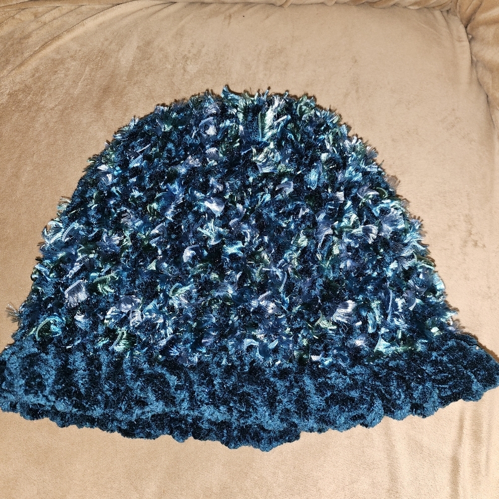 Vintage Blue Textured Women's Beanie - Picture 3 of 3